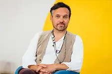 Aufstellungs-Sonntag – eigene Lebensthemen anschauen, Erkenntnisse sammeln und selbstbewusster handeln mit Christian Triebel